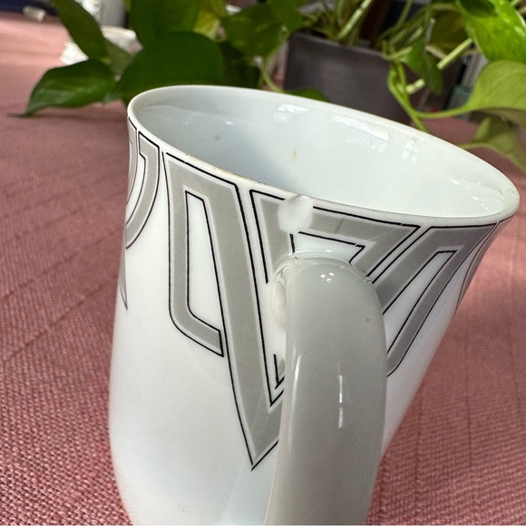 Fitz and Floyd The Ritz Art Deco Grey and Black on White Coffee Mug - Chipped - Picture 5 of 8
